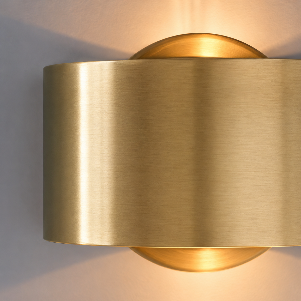 Modern Cylindrical Wall Sconce Foryuni